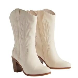Torrid Women's 8.5WW Mid Shaft Cowboy Boots Ivory Cream Western Block Heel Wide